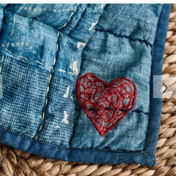 Pottery Barn - Love Handcrafted Reversible Quilt - NWOT - Picture 6 of 11